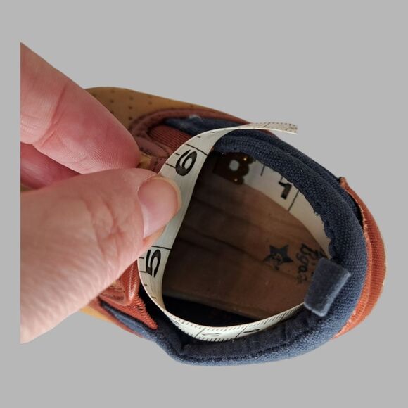 OshKosh B'Gosh Kids #OK02474 Baby Size 4 Slip On Soft Crib Shoe Tan + Blue - Picture 12 of 13